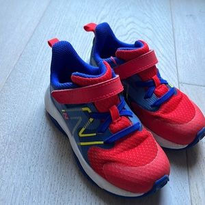 New Balance Kids Rave Run - Size Toddler 9 Boys or Girls - worn once